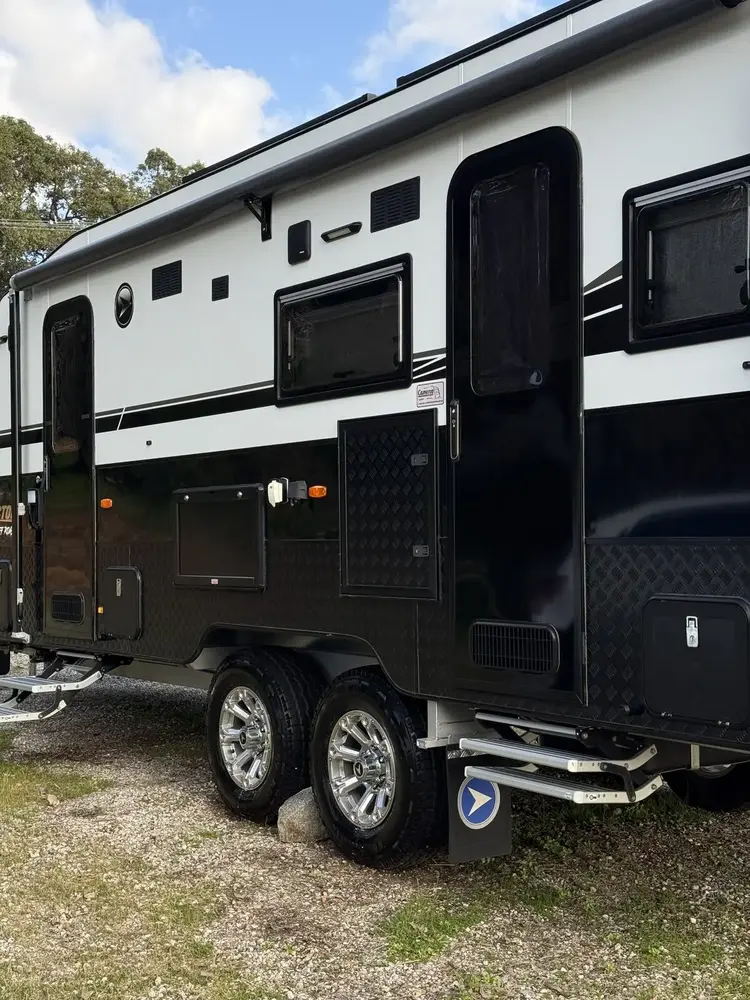 Detailed Franklin X-Factor off-road caravan, Perth